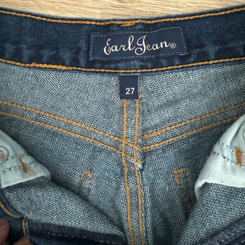 Women’s Earl Jeans Size 27